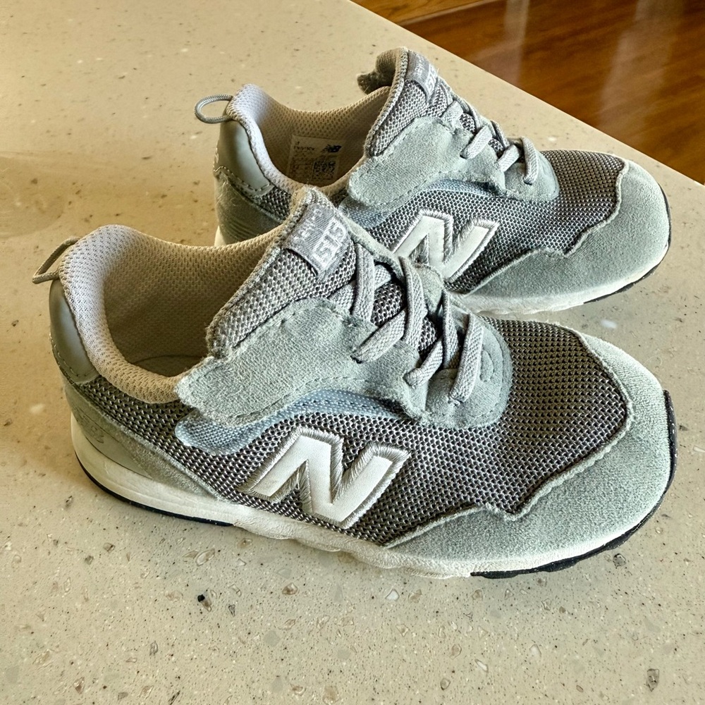 New Balance 515 Size 9 Toddler boy)